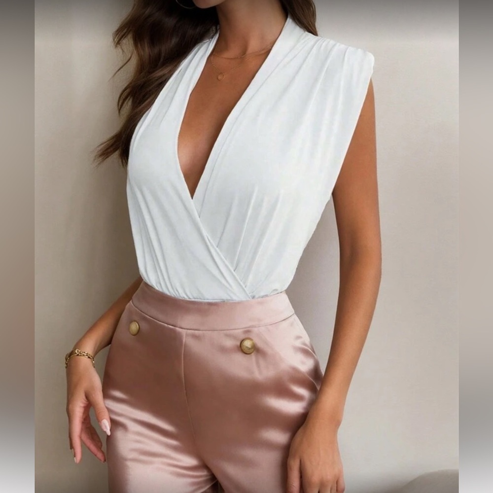White long sleeve v neck bodysuit - Picture 2 of 5